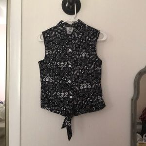 Hell Bunny Cropped Sleeveless Button Up Top